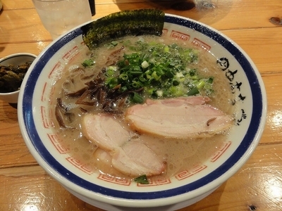 「ラーメン720円こってり　替玉無料4玉　煮卵無料1ヶ」@博多長浜らーめん 田中商店の写真