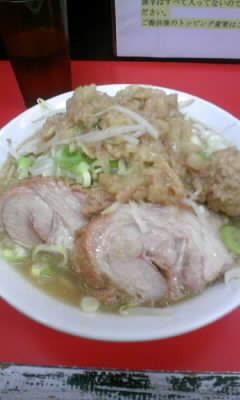 「ラーメン(並)+チャーシュー(ヤサイ以外全部)880円」@ラーメン一心の写真