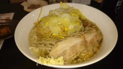 「オマージュラーメン（６５０円）麺少なめ」@立呑 絶好鳥の写真