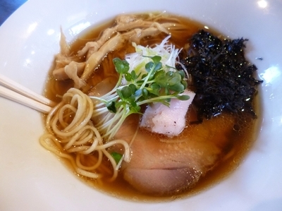 「あさり出汁地鶏そば醤油（750円）」@麺や 虎徹の写真