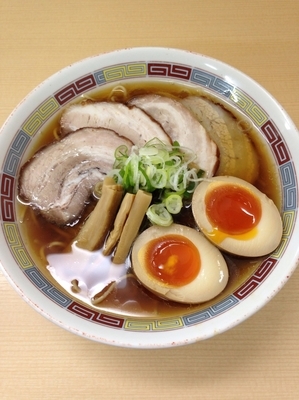 「特製昔ながらのらーめん」@煮干鰮らーめん 圓の写真