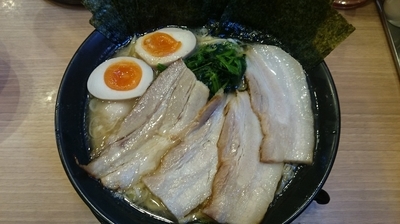 「豚骨醤油スペシャル」@麺家 昴 新大阪店の写真