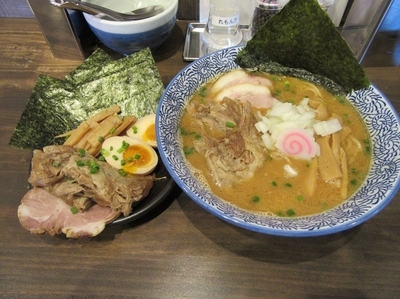 「濃厚汁そば（８００円）＋ＬＵＣＹ盛り＋チャーシュー丼」@汁そば LUCY ルーシーの写真