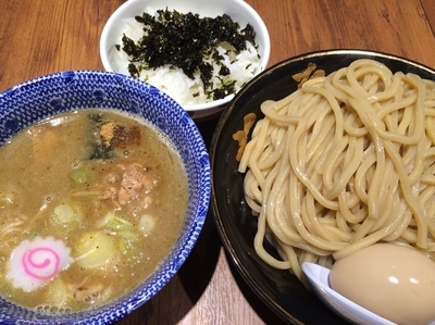「豚玉つけめん大盛り(1180円）つけ麺専用ライス（180円）」@六厘舎 大崎店の写真