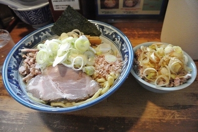 「油そば780円/ミニチャーシュー丼250円」@兎に角 松戸店の写真