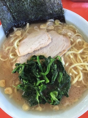 「ラーメン　カタメ　中盛　800円」@ラーメン林家 木更津店の写真
