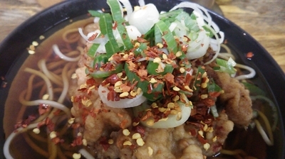 「ジャンボゲソそば」@六文そば 日暮里第2店の写真