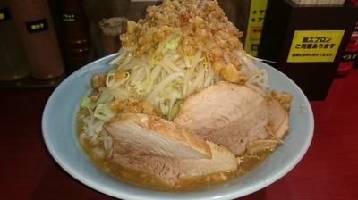 「中ラーメン￥750 ヤサイチョイマシ・アブラマシ」@立川マシマシ 神田駅前店の写真