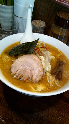 「冬季限定『味噌らはめん(￥850)』を中盛で」@ラハメン ヤマンの写真