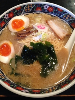 「旭川醤油ラーメン＋味玉」@堂々軒の写真