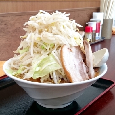 「てっぺんラーメン 野菜増し800円」@麺屋 甍の写真