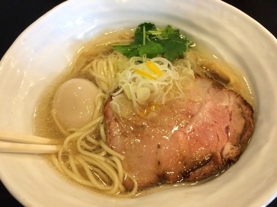 「【限定】伊藤店長の淡麗塩そば（700円）」@まぜそば 一心不乱の写真