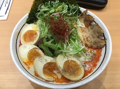 「DX濃厚坦々麺+味玉」@濃厚担々麺 はなび 七宝店の写真