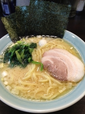 「醤油らーめん」@横浜家系ラーメン じゃん家の写真