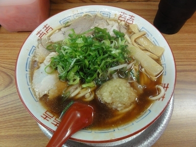 「ニンニクらあめん」@ちゃあしゅうめん ゆうらいの写真