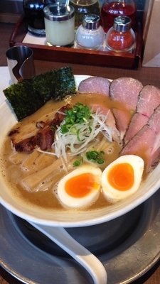 「特製しょうゆラーメン」@麺作 赤シャモジ 本店の写真