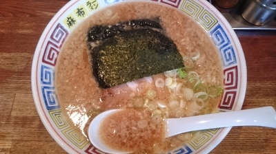 「醤油とんこつラーメン￥750 ライスサービス」@麻布ラーメン 西麻布支店の写真