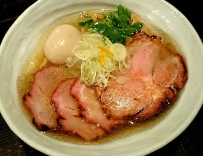 「【限定】伊東店長の淡麗塩そば 700円＋肉増し200円」@まぜそば 一心不乱の写真