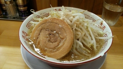 「ラーメン　シングル」@麺や 豚八の写真