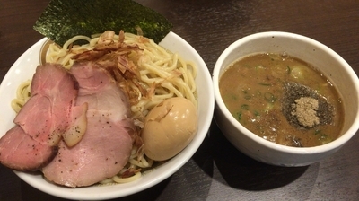 「特製つけ麺 990円」@背脂煮干 丸め 新所沢店の写真