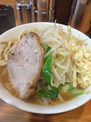 「小ラーメン 野菜少なめ ニンニク」@ラーメン二郎 八王子野猿街道店2の写真