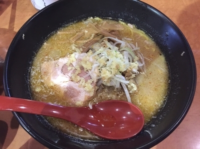 「水曜日限定 味噌らーめん 札幌風+極卵飯」@麺屋 翔 西新宿本店の写真