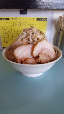 「リッチ900円(硬め、カラめ以外全マシ)」@らーめん☆王子の写真