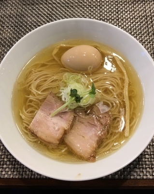 「味玉塩ラーメン880円」@らぁ麺 やまぐち 辣式の写真