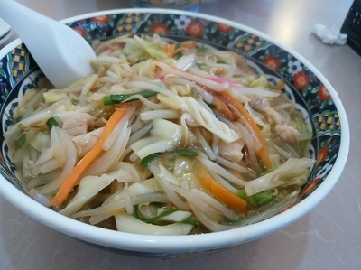 「長崎チャンポン(並盛)900円】【みそラーメン(並盛)800」@中華料理 東苑 富岡店の写真