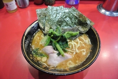 「ラーメン670円　麺硬め」@家系総本山 ラーメン吉村家の写真