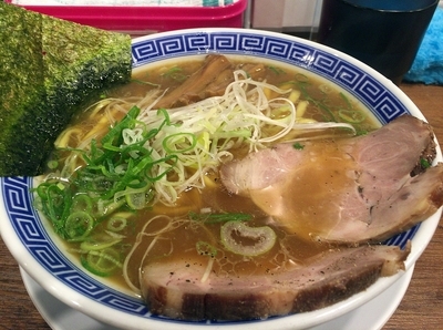 「中華そば（７６０円）」@背脂煮干 丸め 新所沢店の写真