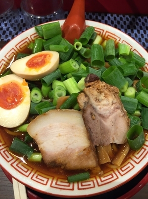 「中華そば（中）＋ネギ＋味玉」@麺屋7.5Hz 新橋店の写真