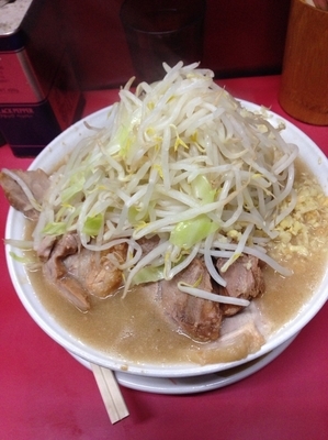 「特大豚ヤサイニンニク生姜」@ラーメン二郎 大宮店の写真