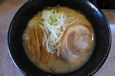 「豚骨醤油ラーメン」@とんこつらーめん もん吉の写真