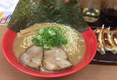 「超濃厚A級豚骨(50食限定)＋餃子＋小ライス」@熱血らーめん in Yokohamaの写真