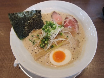 「しょうゆらーめん」@麺作 赤シャモジ 本店の写真