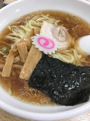 「らーめん 550円」@手打ちらーめん 金龍の写真