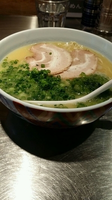 「からし入りらーめん(替玉100回)」@らーめん まる玉 横浜青葉台店の写真