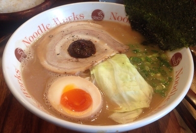 「ラーメン＋自家製辛みそ＋ライス(660円＋40円＋100円)」@Noodle Works -BALI-の写真