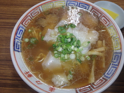 「ワンタンメン(550円)、ご飯(150円)」@来々軒の写真