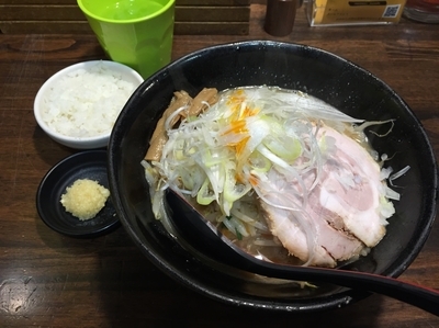 「味噌らーめん（野菜、ニンニク増し）ランチライス 830円」@麺処 花田 池袋店の写真