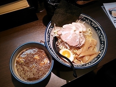 「濃厚魚介とんこつチャーシューつけ麺」@新黒船 岐阜神田町店の写真