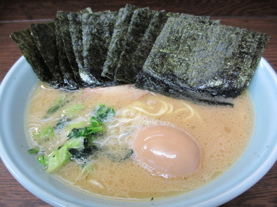 「ラーメン中盛り味玉海苔Ｗ」@とんぱた亭 片倉町店の写真