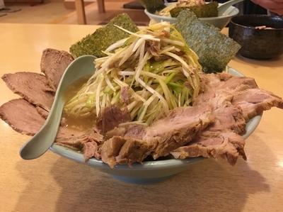 「ネギチャーシューメン＋ネギ増／¥880+200」@ラーメンショップ 椿 玉造店の写真