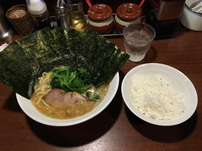 「らーめん+のり+ほうれん草／￥650+100+100」@伝家の写真