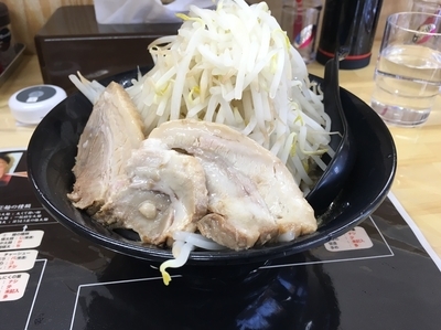 「じろうらーめんハーフ（しょうゆ）＋チャーシュー」@らーめん次郎冠者 竜王店の写真
