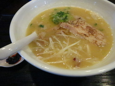 「濃厚鶏そば800円」@麺屋 六弦の写真