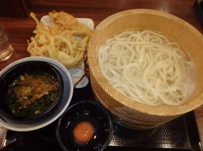 「釜上げうどん(特)(240円)(半額)、玉子(60円)他」@丸亀製麺 可部店の写真