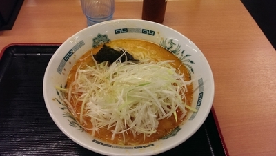 「ピリ辛とんこつらーめん、大盛」@日高屋 小田急マルシェ登戸店の写真