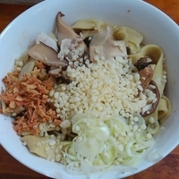 限定　ヒモカワ肉汁ラーメン　小700円